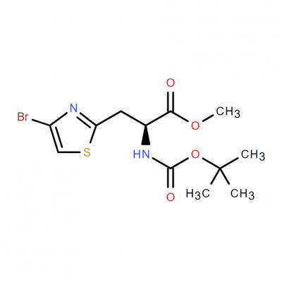 CAS     2641451-73-0    2-Thiazolepropanoic acid, 4-bromo-α-[[(1,1-dimethylethoxy)carbonyl]amino]-, methyl ester, (αS)-